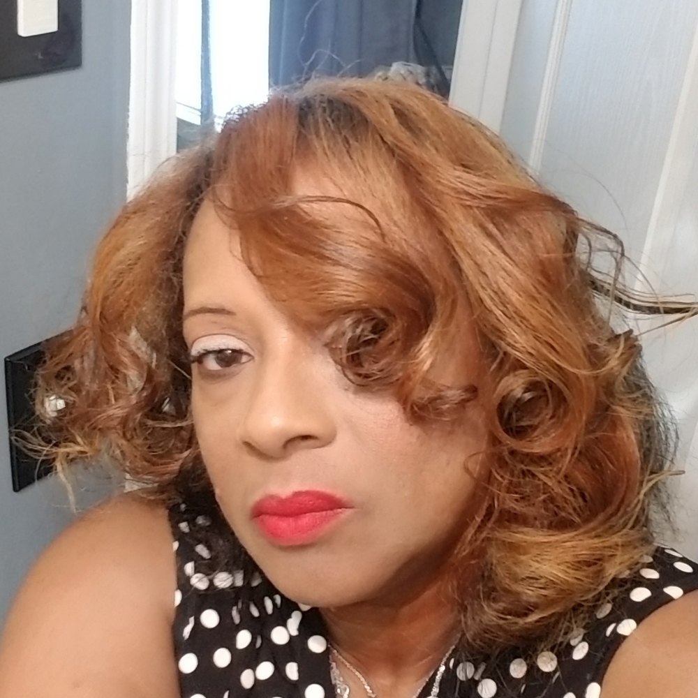 Meet your Posher, Angela